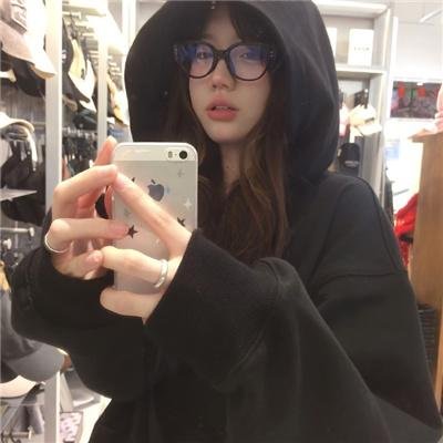 星际迷航：下层舰员第二季 在线观看封面